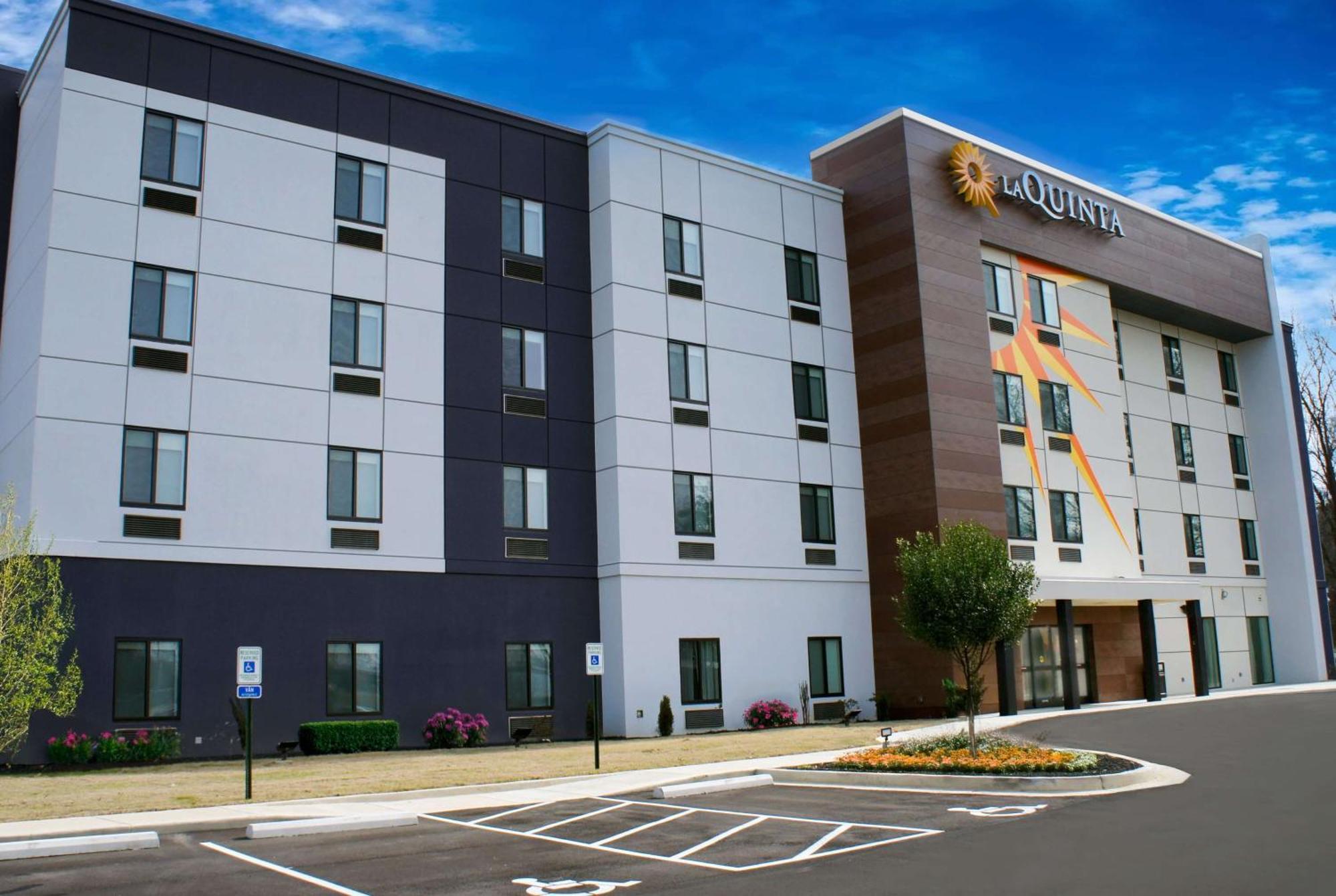 La Quinta Inn & Suites By Wyndham Memphis East Экстерьер фото